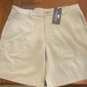 Vineyard Vines NWT Light Gray 8”Breaker Shorts 30” waist